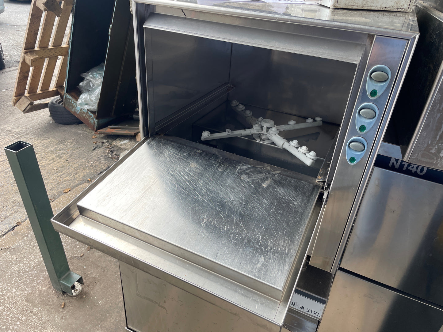 DIHR Glass Cleaner - Model DERBY 40 UGOLINI DDE FS 240/50 - Grade A (Great)