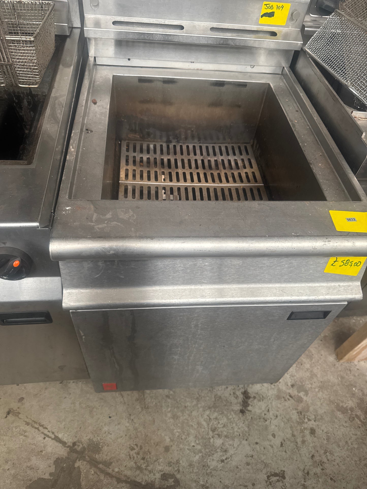 Falcón  Deep Fryer - Grade A - (Great)
