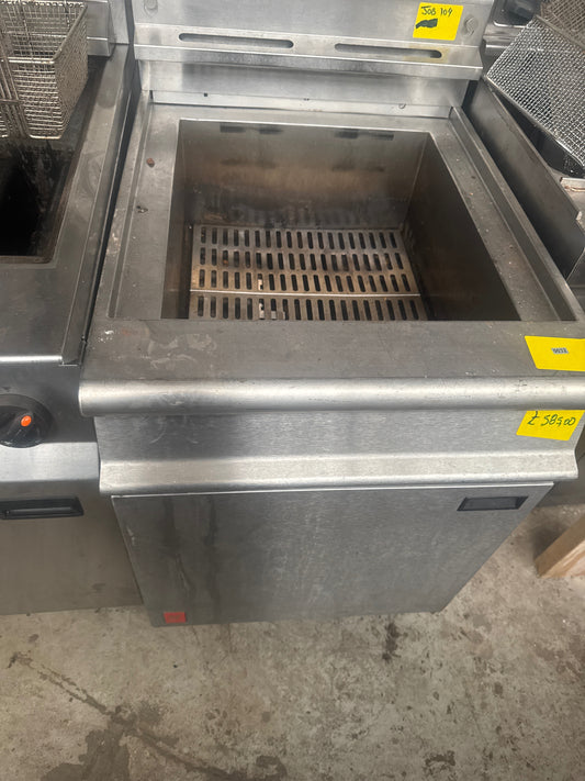 Falcón  Deep Fryer - Grade A - (Great)